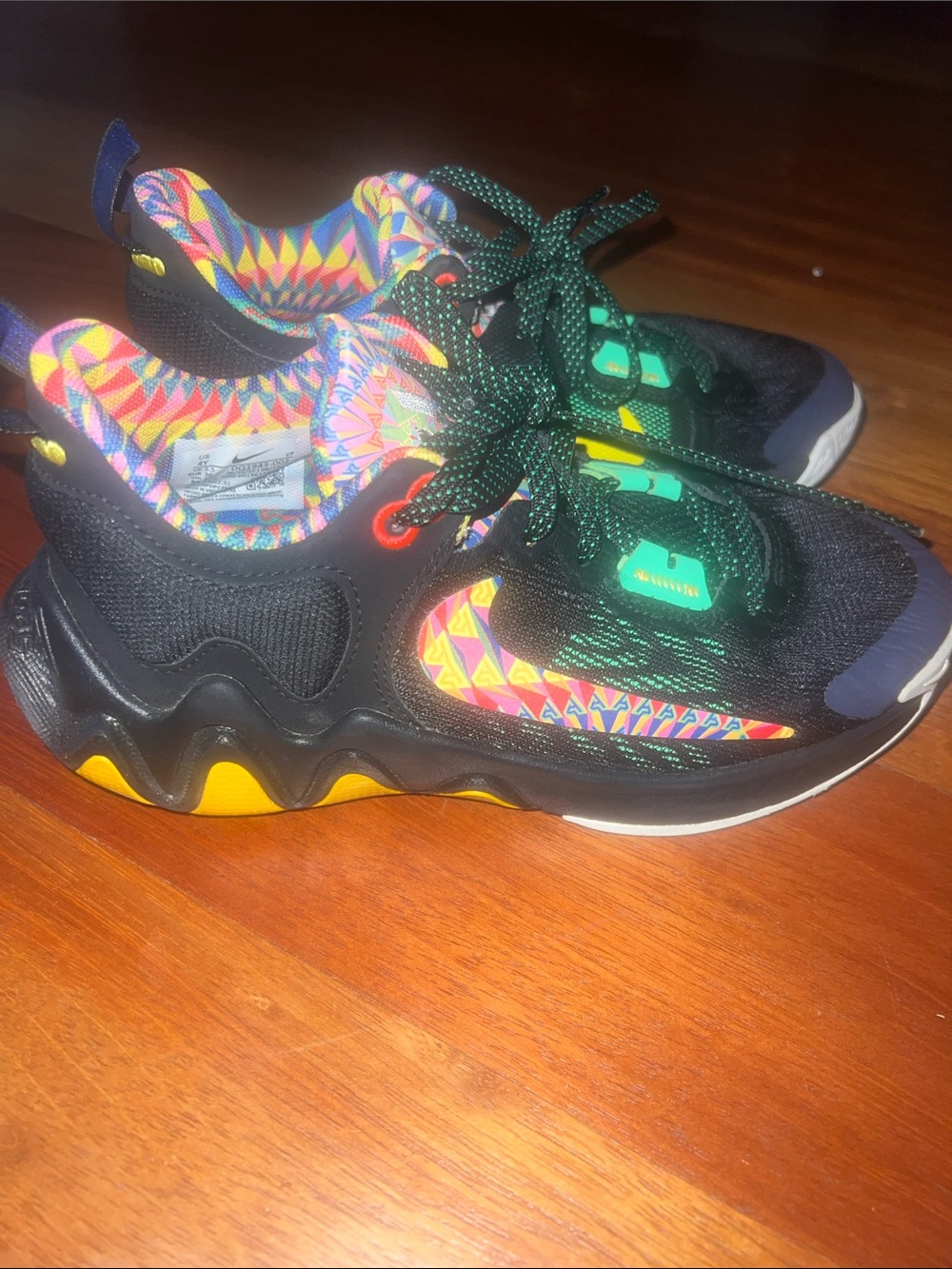 Nike 4Y basketball shoes